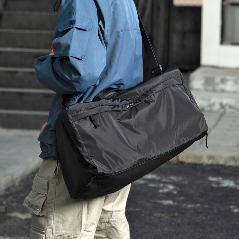 Спортивная / дорожная сумка с отделом для обуви модель 117-1 (Черная)